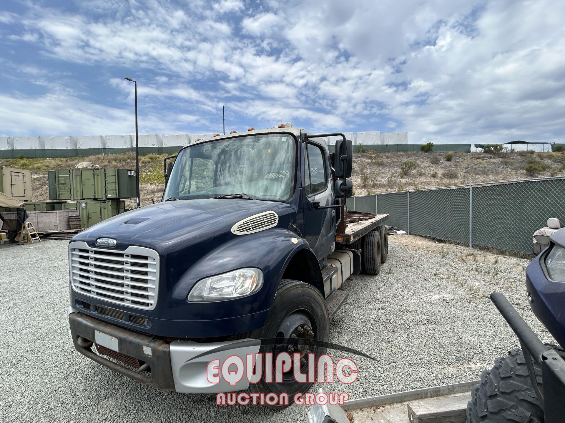 2011 FREIGHTLINER M2 TANDEM AXLE FLATBED TRUCK (A51222)