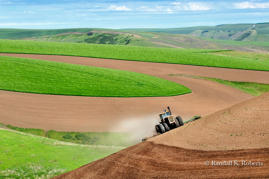 Tractor-on-Almota-Grade-Palouse-Country.jpg