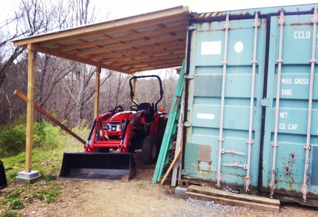 tractor shed.jpg