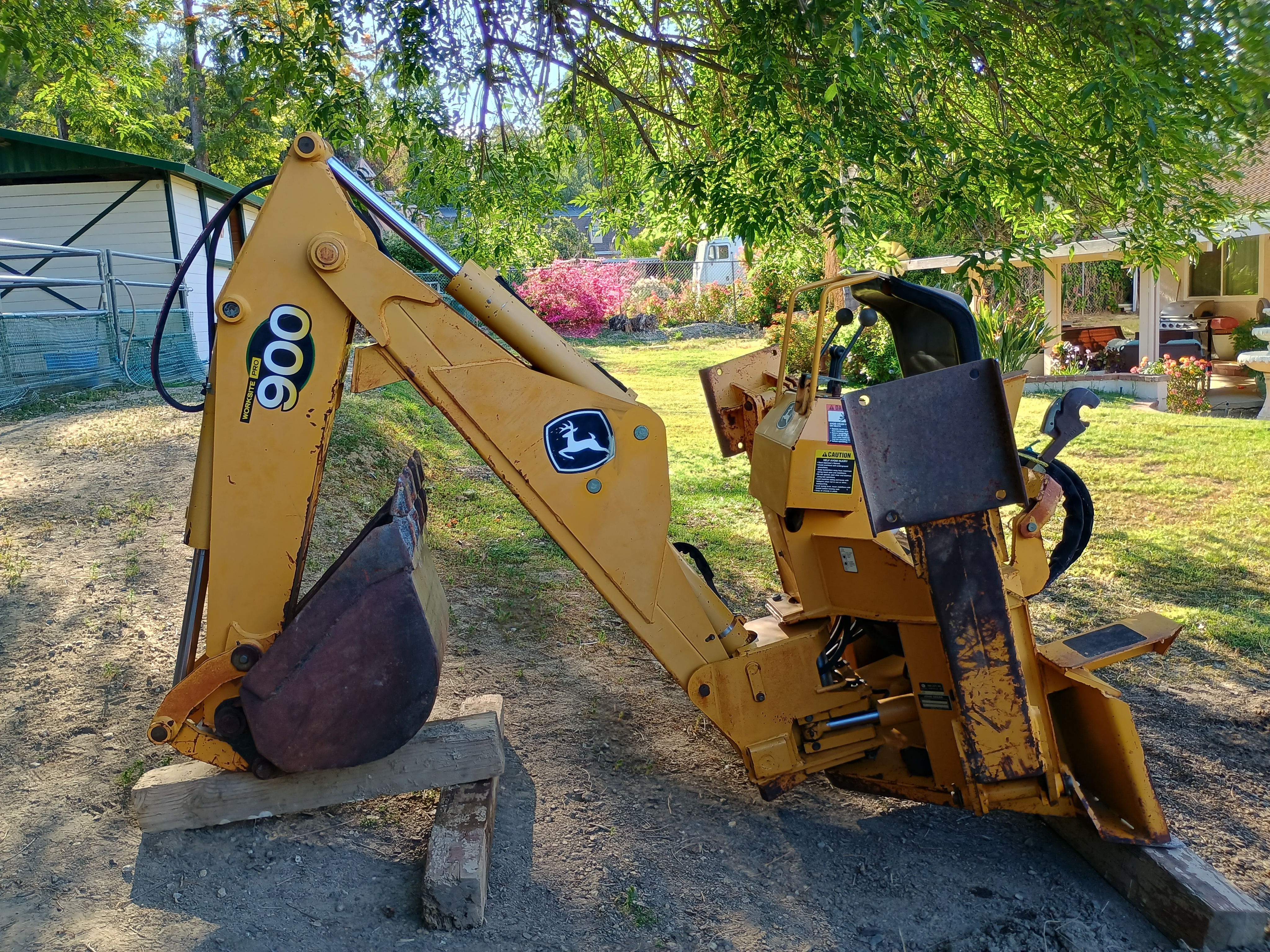 John Deere Worksite Pro Model 900 Backhoe Attachment