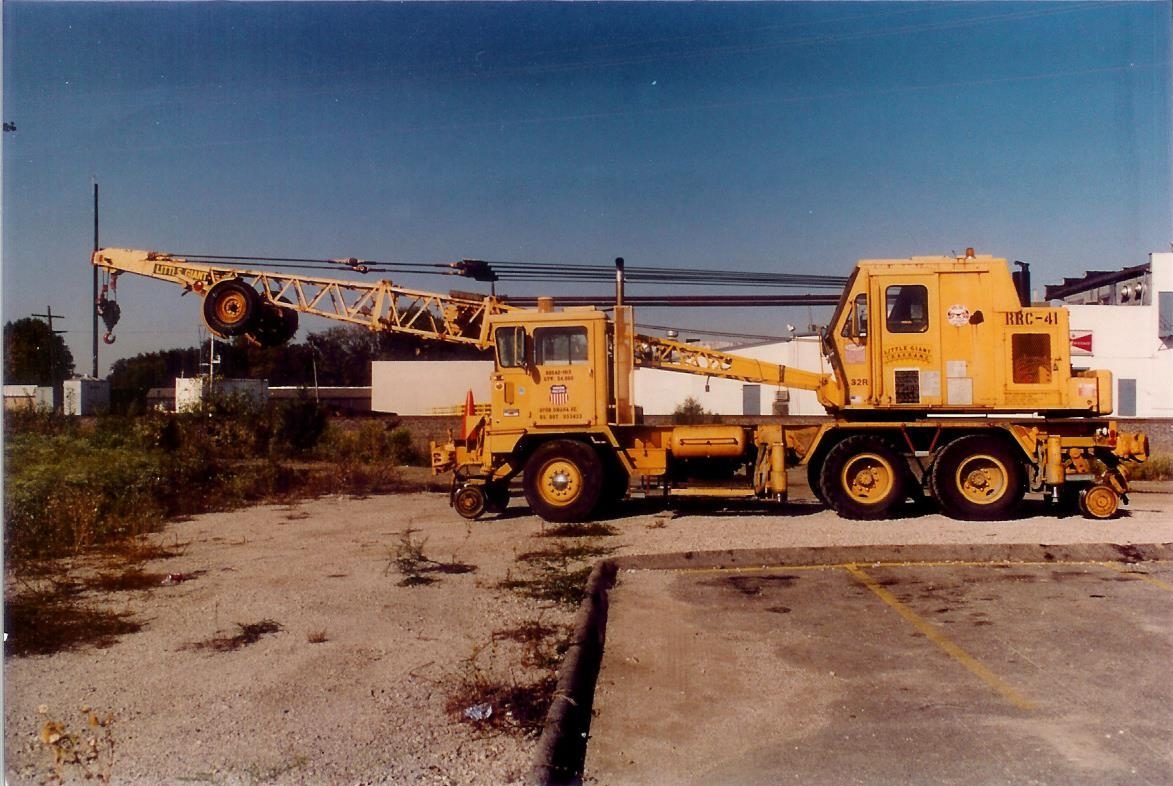 UP High Rail Crane 10-4-92.jpg