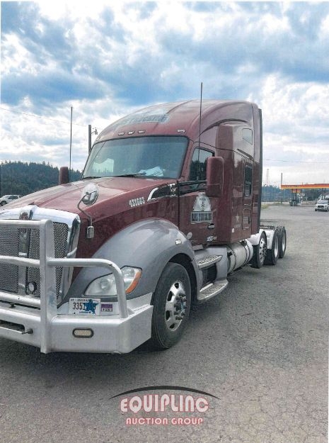 2013 KENWORTH T680 TRI AXLE SLEEPER TRUCK (A56129)