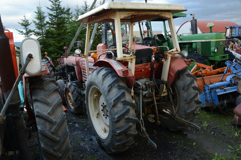 yanmar_tractor_YM3220D-4.jpg