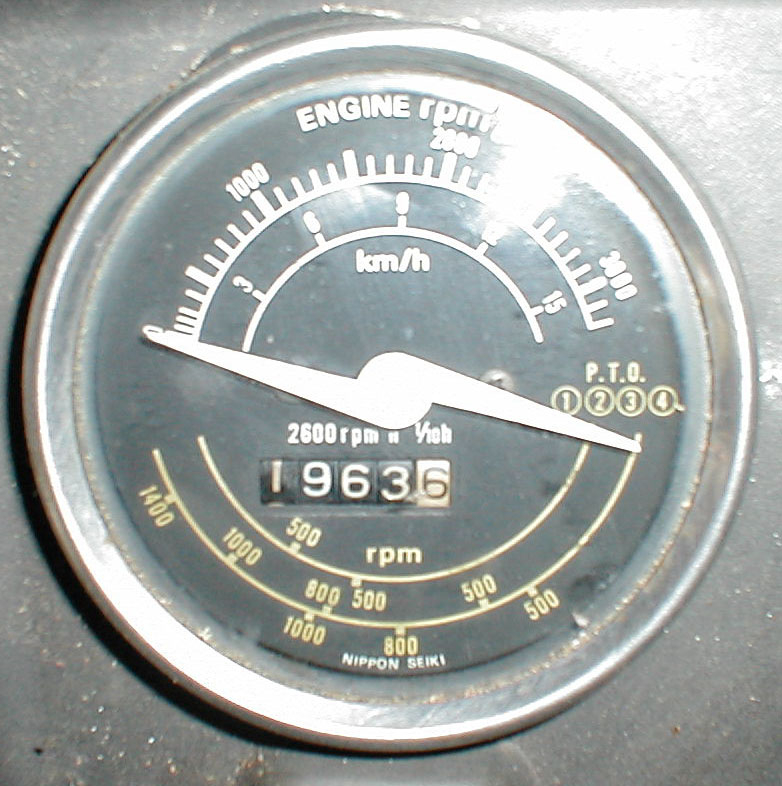 YM2500 tach.jpg