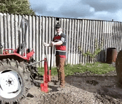 YMG1800DMOVINGLARGEROUNDHAYBALES-ezgif.com-optimize.gif