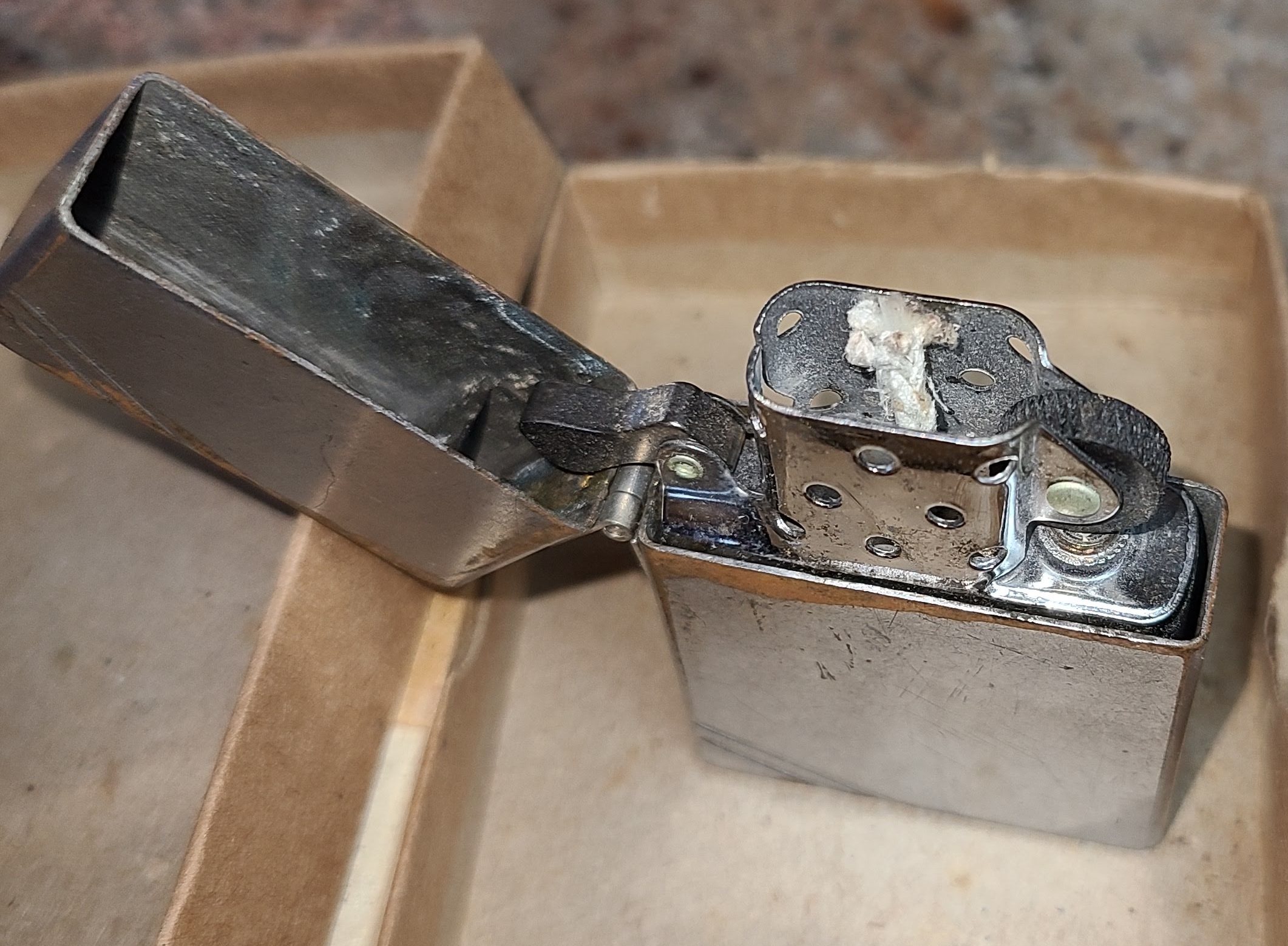 Zippo6.jpg