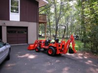 307226-Tractor tbn1.JPG