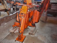 P1180632rBackhoeChainDetail.jpg