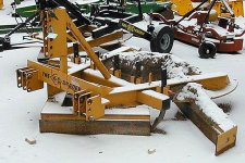 239105-grader_b.JPG