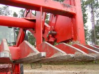 5-134311-quickattachinsideviewontractor.JPG