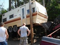 RaiseCamperWithLoader.jpg