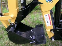 Bucket with thumb - teeth not visible.JPG