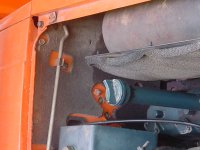 L4150_engine compartment_2.JPG