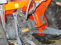 Tilt cylinder 3 11-03-2009.jpg