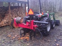 LS-18 Log Splitter and 2740 Montana Tractor 002 (Small).jpg