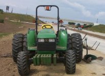 302637-JD 4700 Dual Tires front.jpg