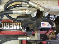 Log splitter valve 001.jpg