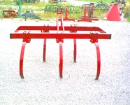 chieselplowred5shankback695.JPG