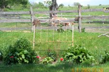 8-156640-RichZRuralFlowerBed.jpg