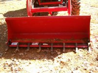 Mahindra 4110 005.jpg