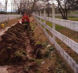 352642-digging2.JPG