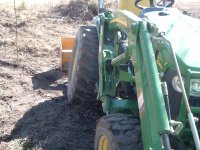 broken tractor 002.JPG