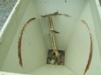herd1200Cseeder-spreaderhopper895.jpg