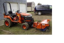 402399-kubota sweeper-02 smaller.jpg