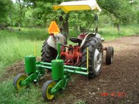 PlantingSunflowers007.jpg