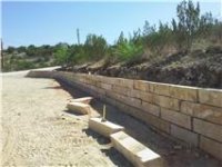 Rock retainong wall 1.jpg