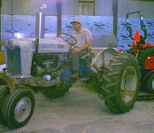 495738-fordtractorfront2995.JPG