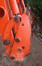 Kubota_B26_FEL-Twist_Curled.JPG