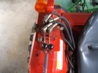 tractor valve 002.jpg
