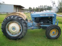Ford 2000 Tractor 001.jpg