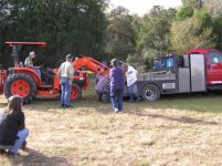 541581-tractorlucy.jpg