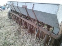 Van Braunt Grain Drill 04.jpg