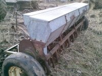 Van Braunt Grain Drill 05.jpg
