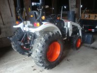 bobcat tractor 1.JPG bobcat tractor 1.JPG