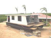 500944-hoiuseboat3.jpg