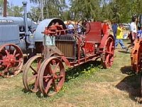 old tractor 1.jpg