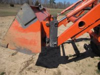 b7800 Loader Quick hitch 002a.jpg
