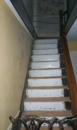 372274-oldstairs.jpg