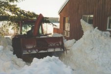 570952-tractor3sm.jpg
