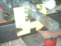 20130103165226axle bkt.jpg