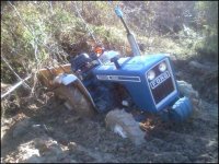 tractorstuck2.jpg