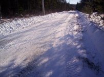555752-snowy driveway2.jpg