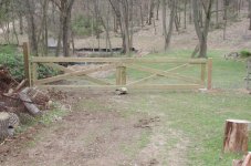 470243-gate.jpg