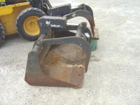 556774-bobcatgrapple.jpg