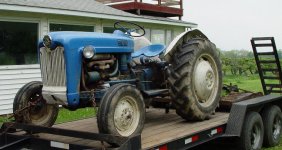 428920-Ford 600 and cutter.JPG