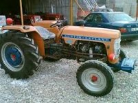 Austin Leyland tractor pic.jpg